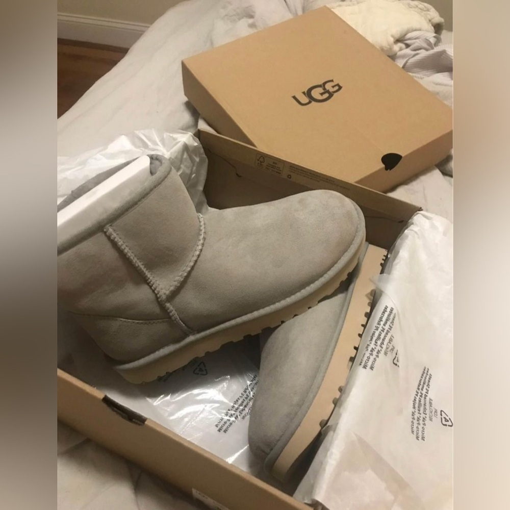 Brand New UGG Mini in Goat, Size 9